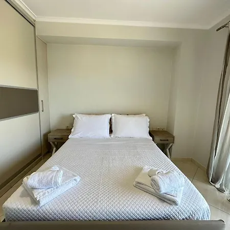 Elpida Luxury