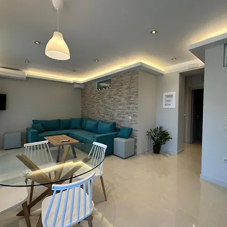 아파트 Elpida Luxury 니드리
