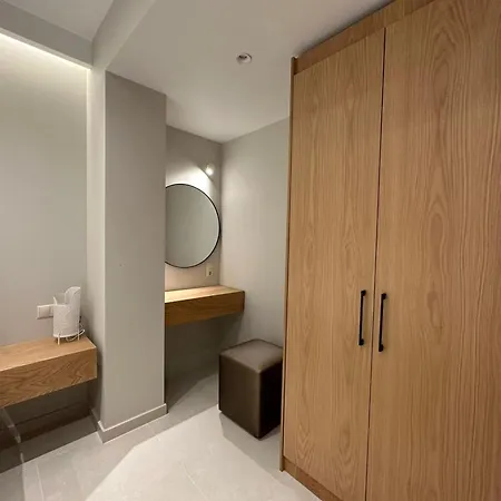 Elpida Luxury 아파트 니드리