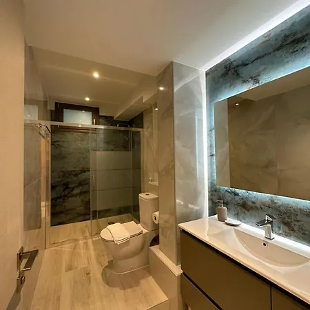 아파트 Elpida Luxury 니드리