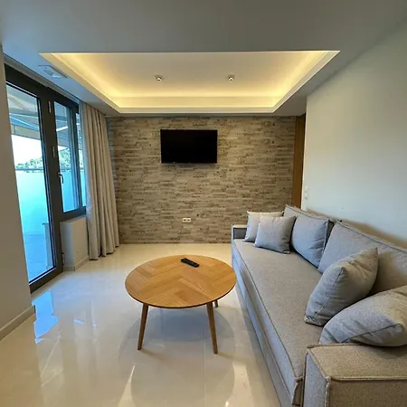 Elpida Luxury 아파트 니드리