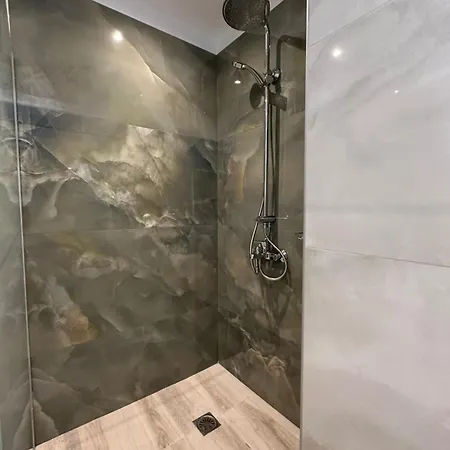 Elpida Luxury Apartamento