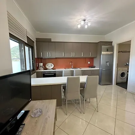 Elpida Luxury Apartment *