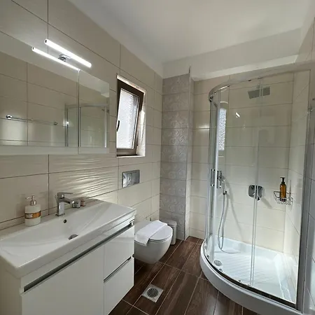 Elpida Luxury Apartamento *