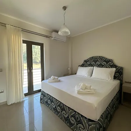 Elpida Luxury شقة نيدري