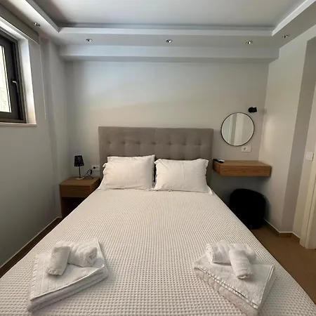 Elpida Luxury * نيدري