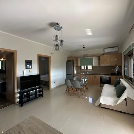 Elpida Luxury Apartment *